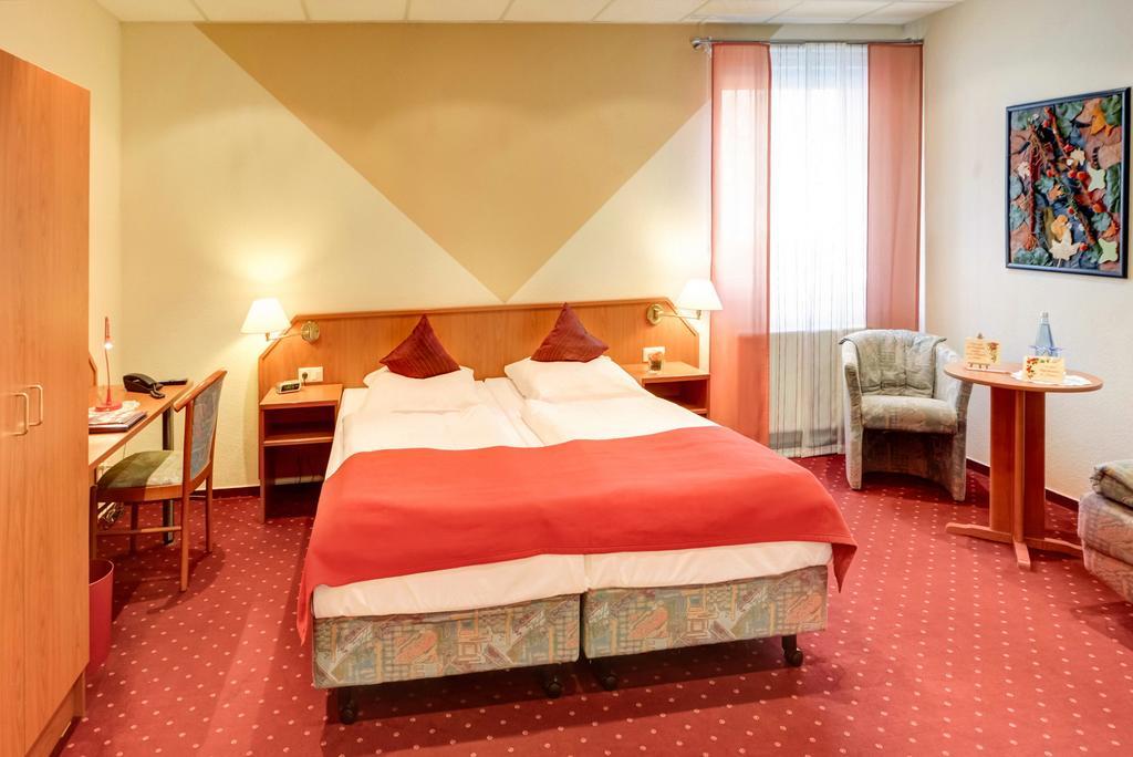Hotel Restaurant Zum Werdersee เบรเมน ภายนอก รูปภาพ