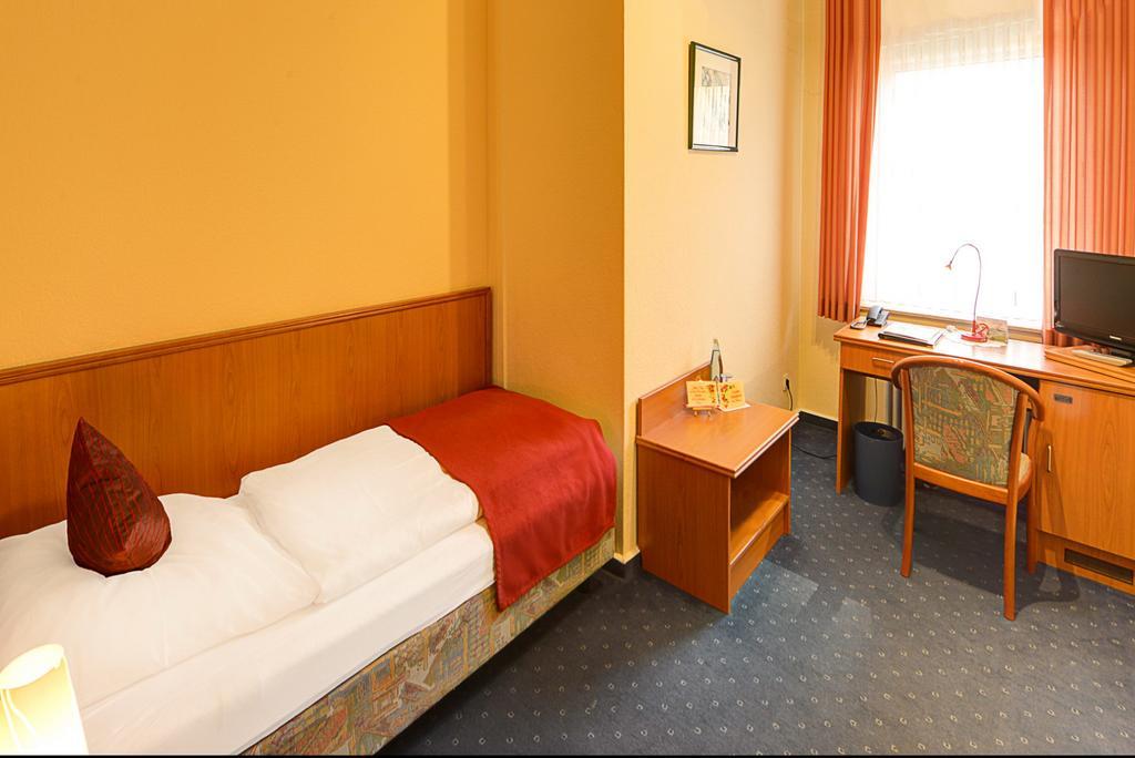 Hotel Restaurant Zum Werdersee เบรเมน ภายนอก รูปภาพ